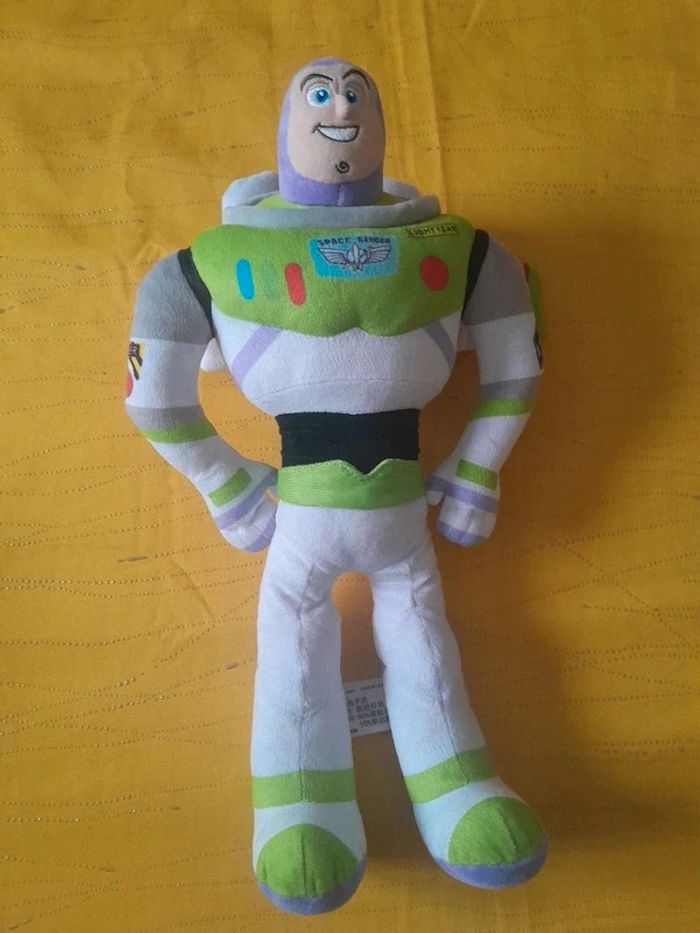 Peluche Buzz L'éclair Pixar et Disney de Toy Story