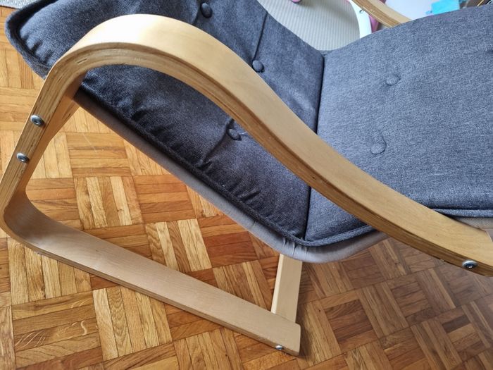 Fauteuil scandinave en bois gris à bascule - photo numéro 6
