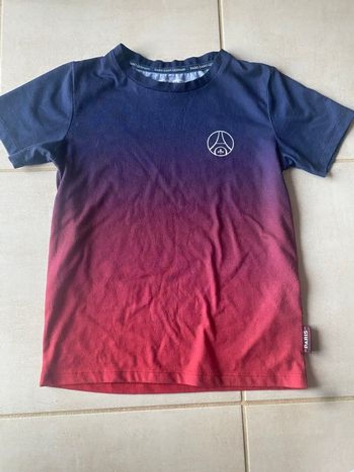 T-shirt du PSG Paris Saint Germain en taille 8 ans - photo numéro 2