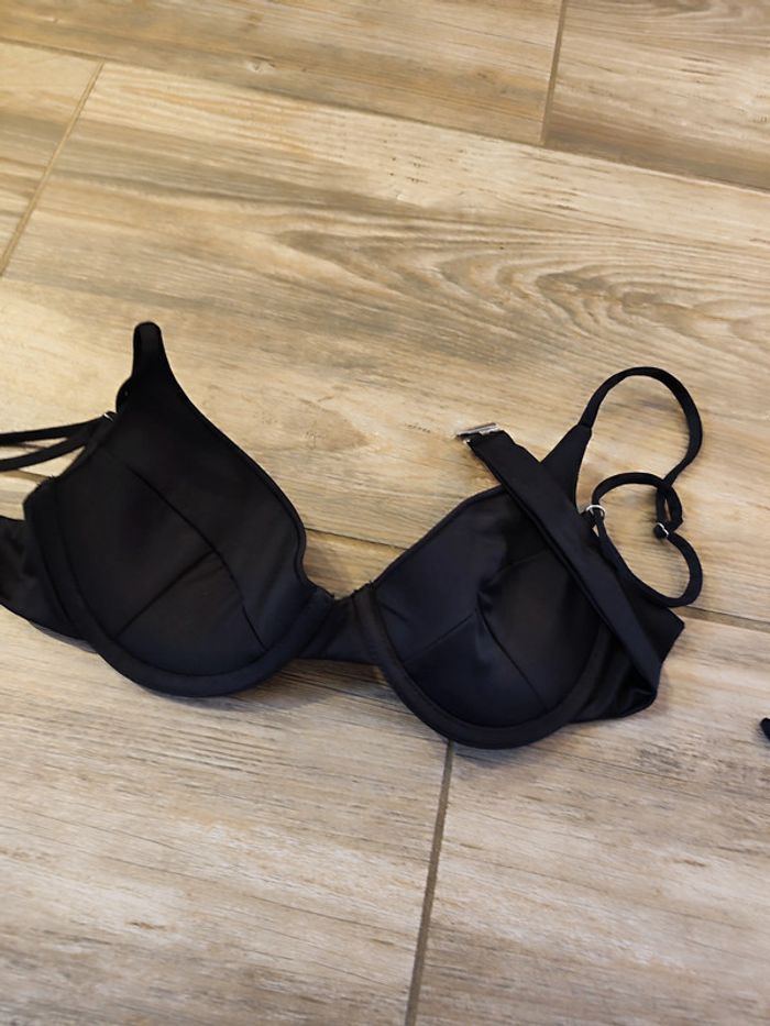 Haut Maillot de bain noir avec armatures Taille M Carvico - photo numéro 2