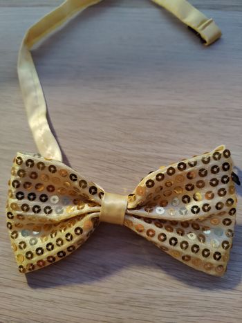 Nœud papillon sequins jaunes dorés 