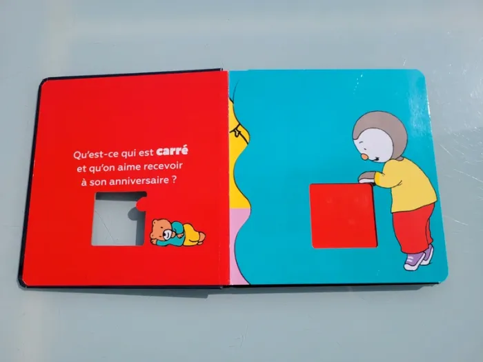 Très beau livre 🔵 T'choupi Devine les formes 🟥 avec volets à déplier - photo numéro 3