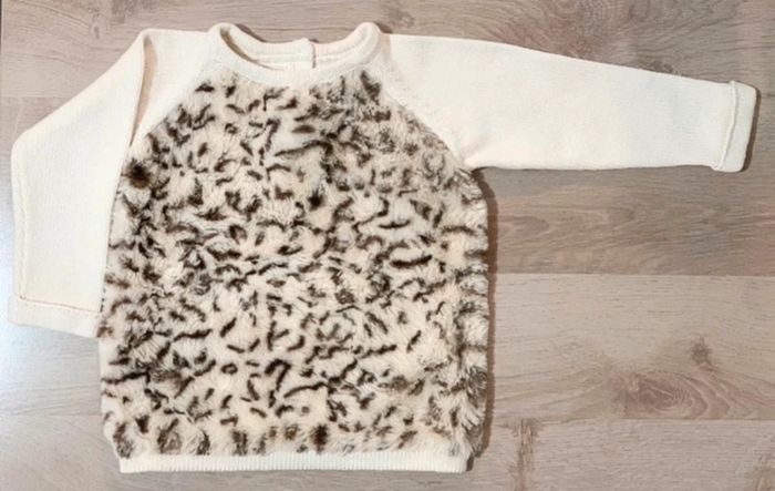 Pull beige et léopard tape à l’œil 18 mois Comme neuf