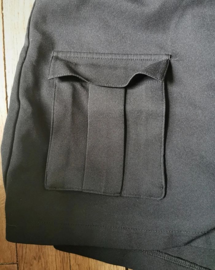 Jupe short Kiabi XS taille 34 - photo numéro 2