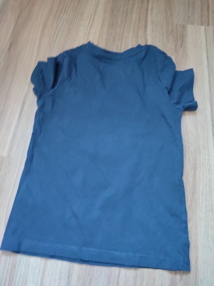 T shirt taille 6 ans - photo numéro 2