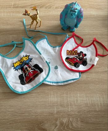 3 bavoirs plastifiés