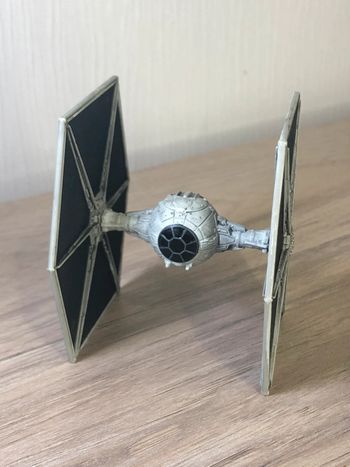 Figurine miniature vaisseau star wars