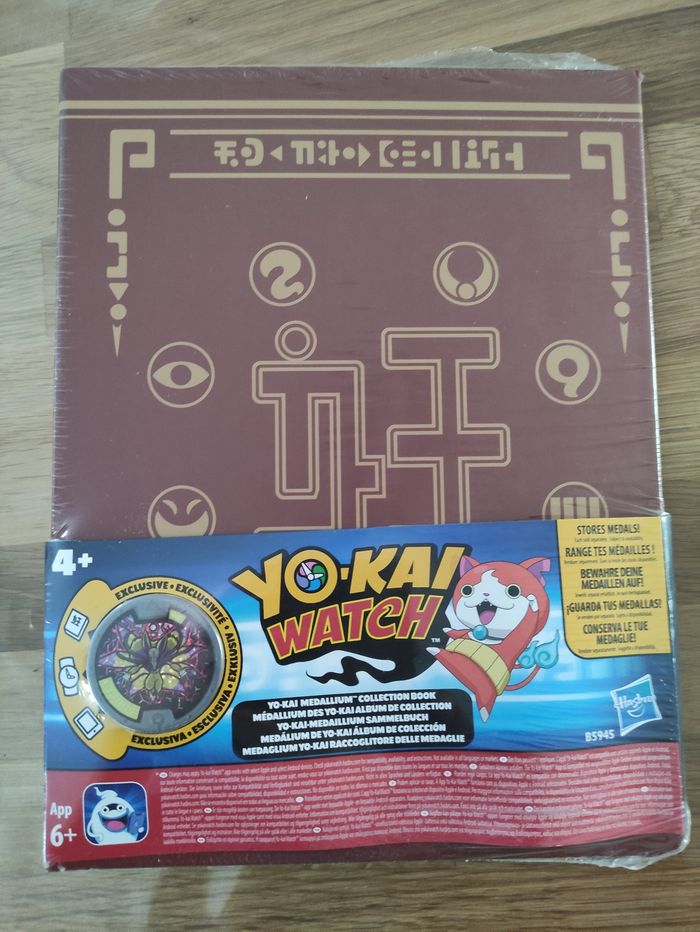 Livre de collection pour médailles Yo-Kai