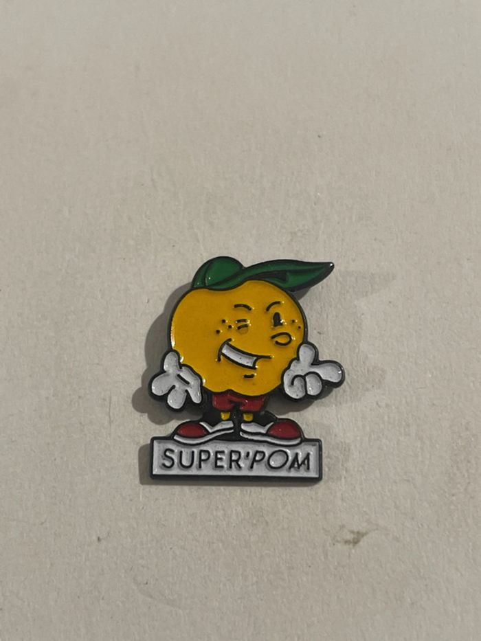 Pin's Super'Pom