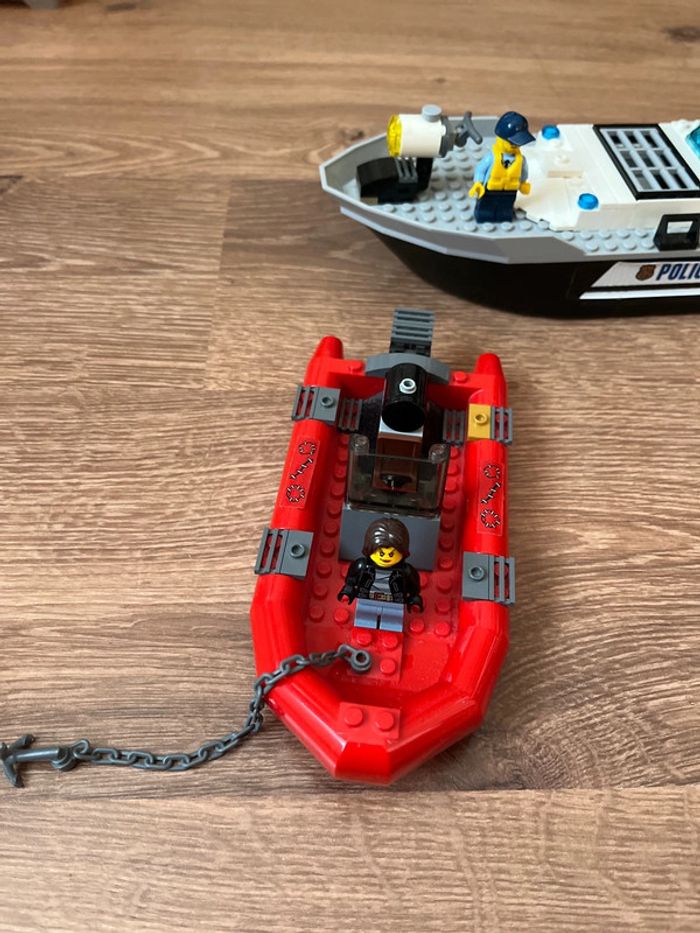 Lego city 60129 Le bateau de patrouille de la police - photo numéro 3