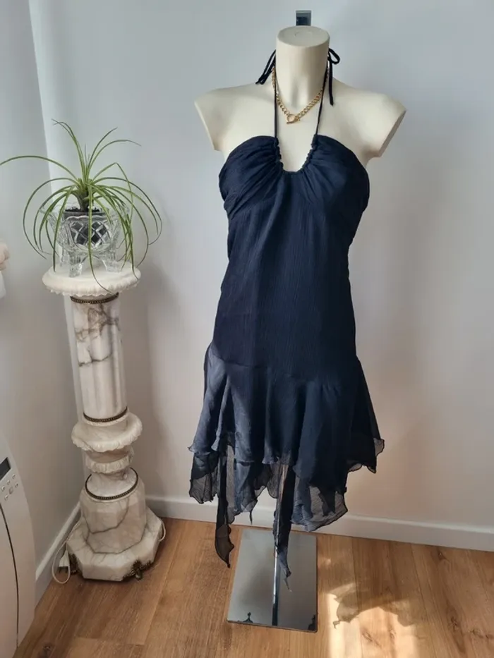 Robe longue noir asymetrique année '90 - photo numéro 2