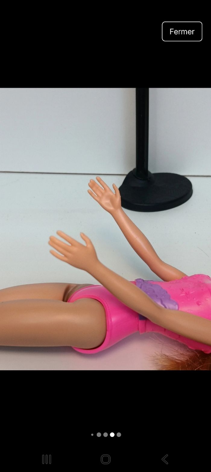 Poupée mattel barbie maillot fushia et mauve tête 2013 corp 2017 
Poupée et ensemble compris - photo numéro 6