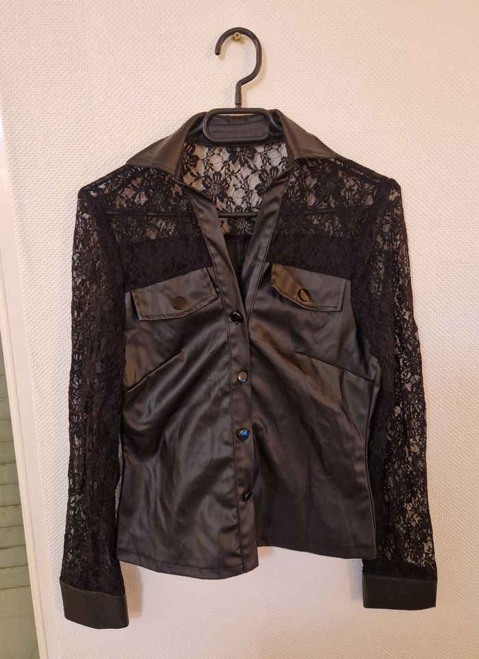 Chemise dentelle noire