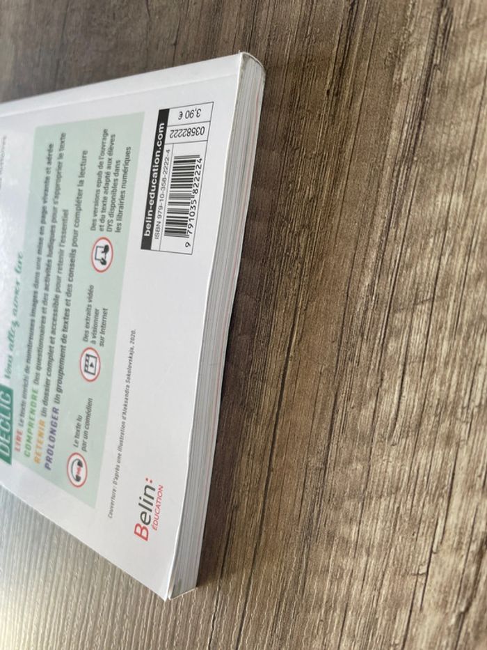 Livre « Loup, qui es-tu ? - photo numéro 3