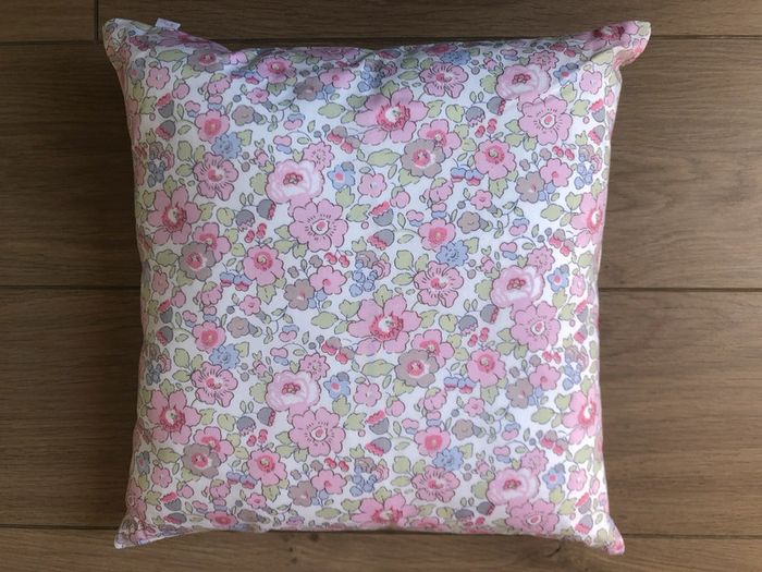 Coussin déhoussable 30x30 cm en Liberty Betsy dragée Jacadi TU - photo numéro 3