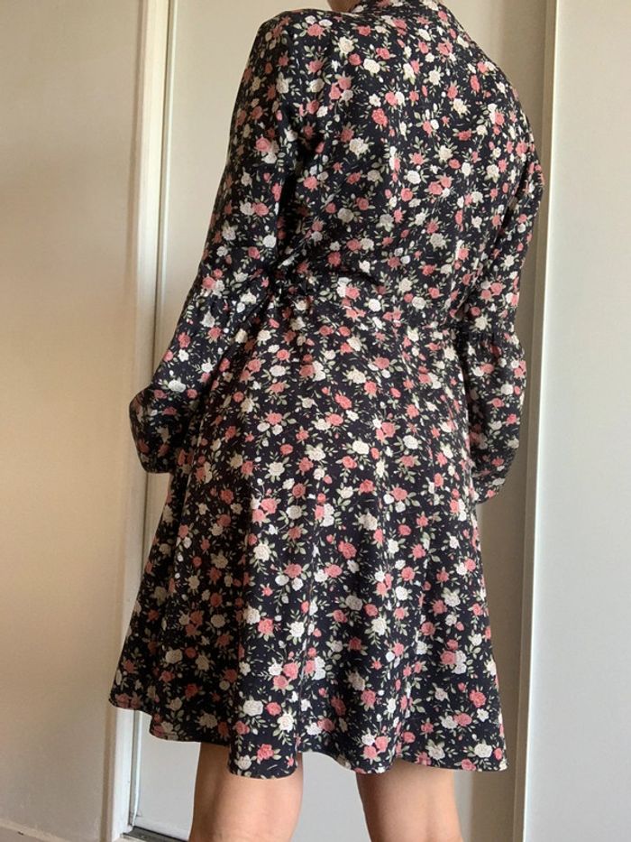 Robe noire fleuris cintrée shein taille s 36 - photo numéro 3