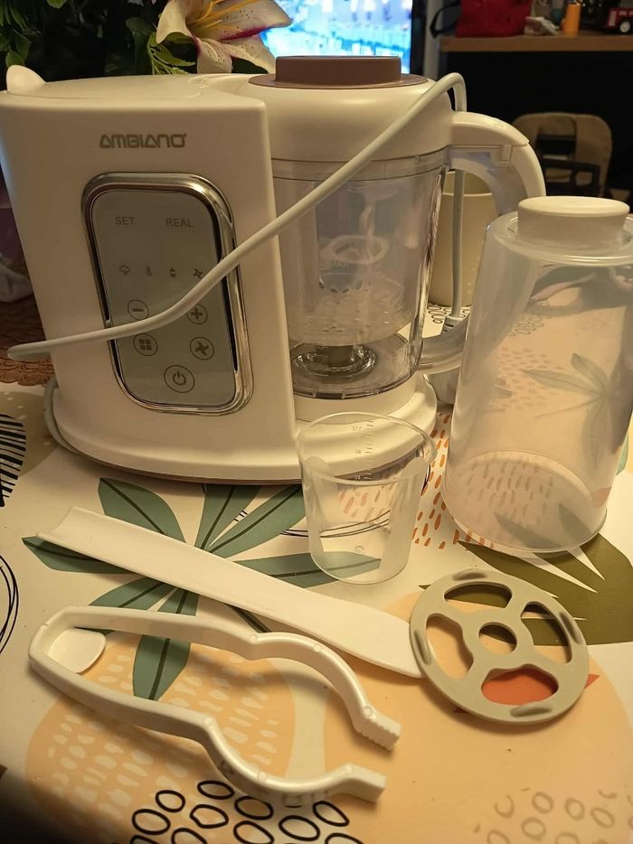 Robot cuisine bébé et livres - photo numéro 6