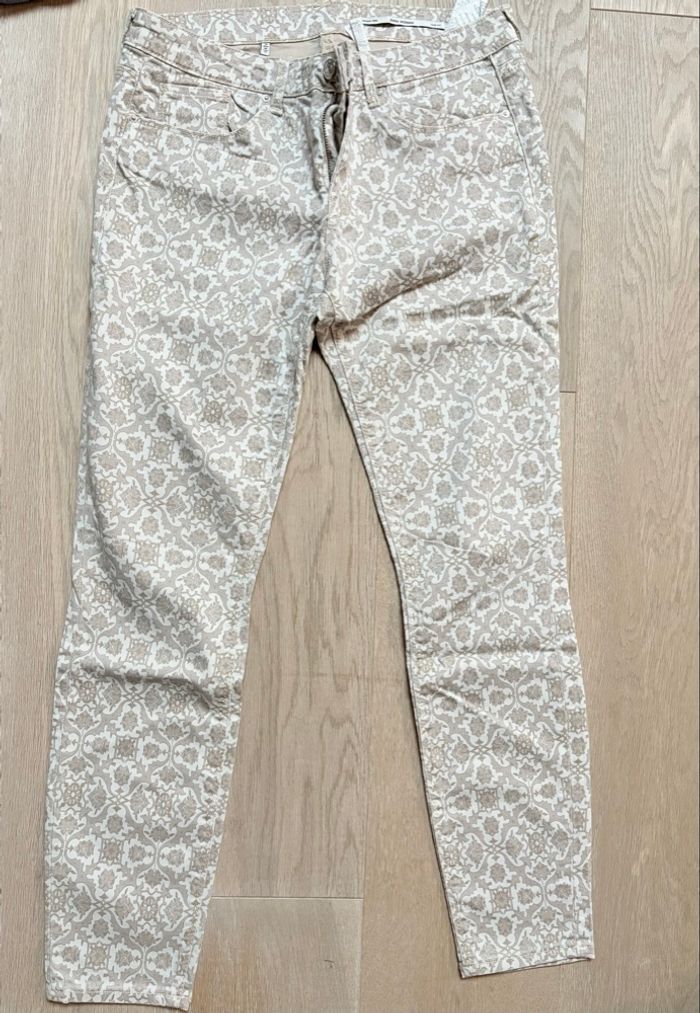 Pantalon motifs