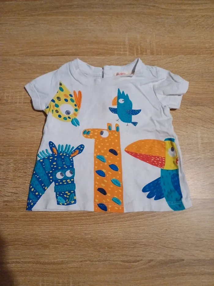 Tee shirt