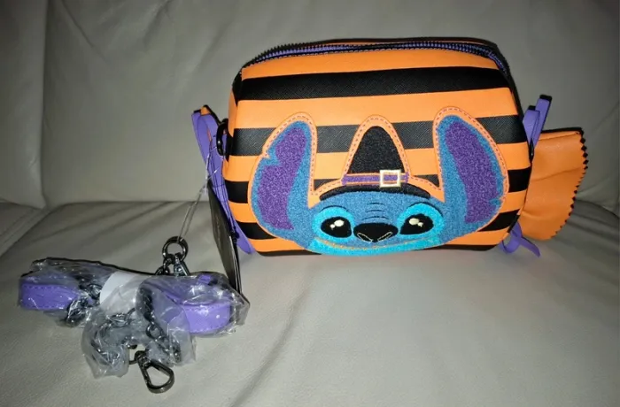 Sac à bandoulière stitch disney loungefly 
bonbon - photo numéro 8