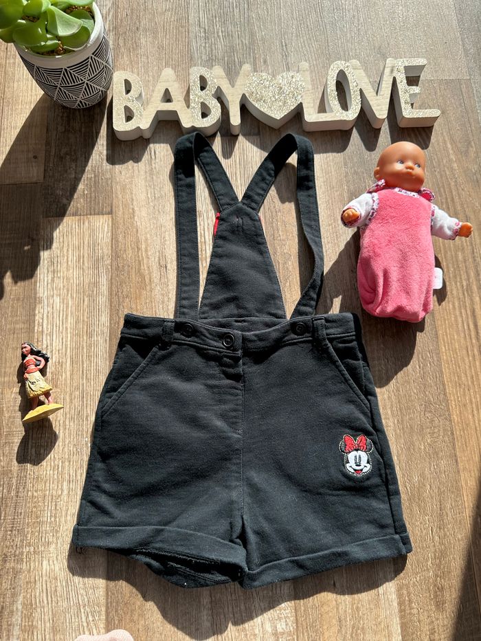 - Short Disney - 23 mois - Très bon état