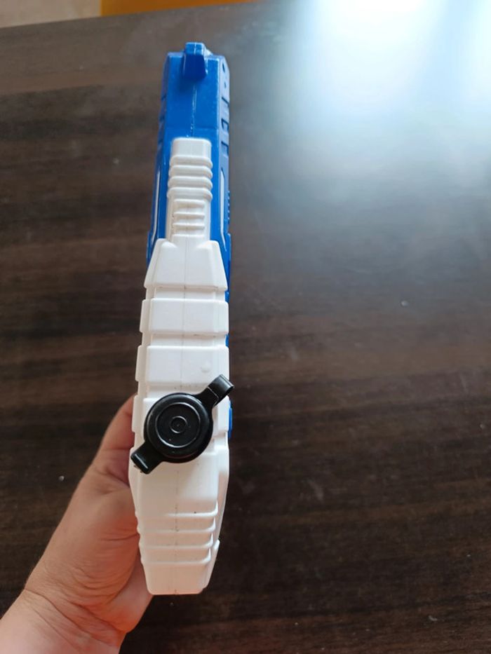 Pistolet à eau - photo numéro 3