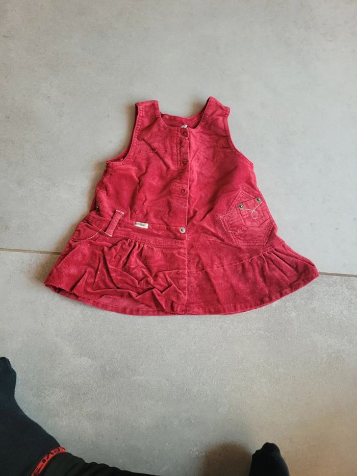 Robe bébé taille 6 mois superbe