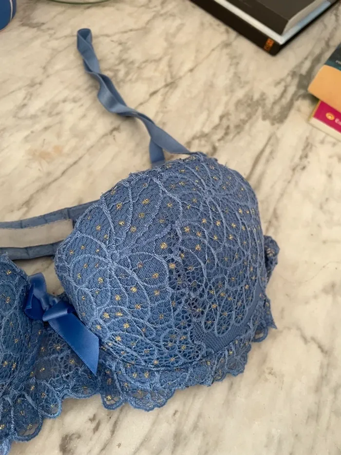 Soutien-gorge bleu pailleté - photo numéro 2