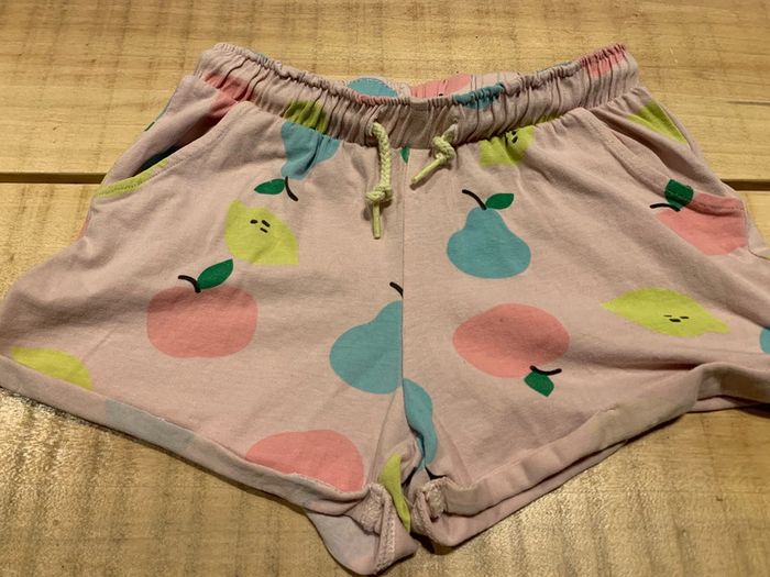 Short rose clair Sweet Heart 98/104 ( 3 / 4 ans ) - photo numéro 2