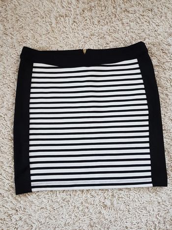 Jupe courte rayée neuve