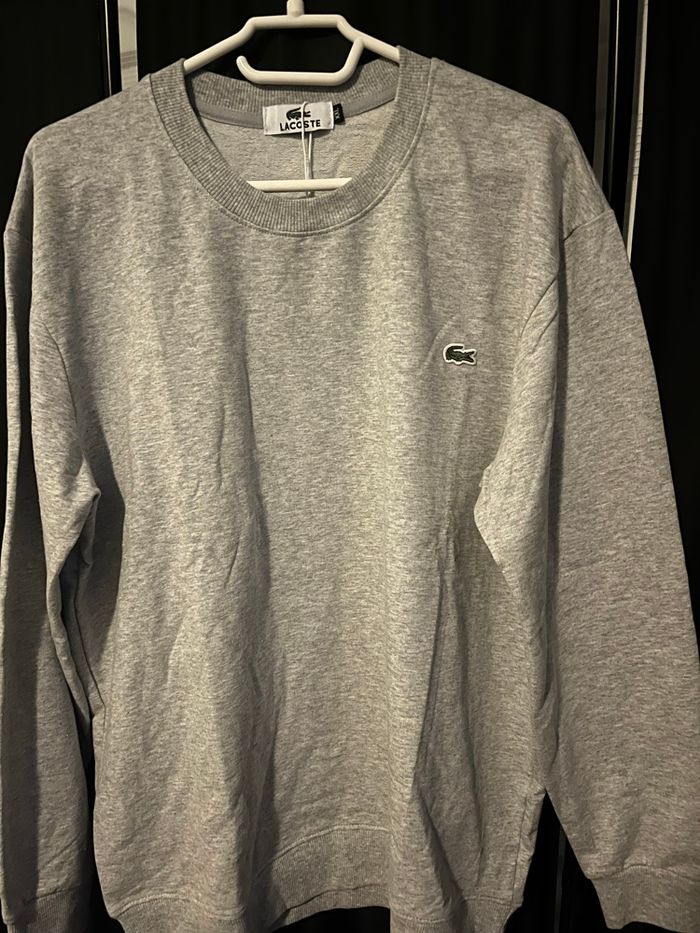 Pull gris