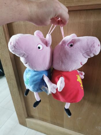 Lots peluches peppa pig