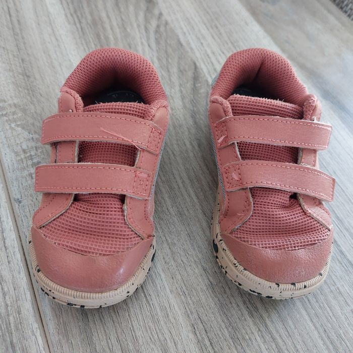 Basket enfant scratchs T24