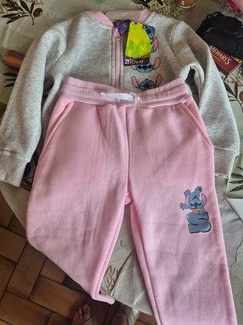 Ensemble survêtement stitch 4 ans neuf