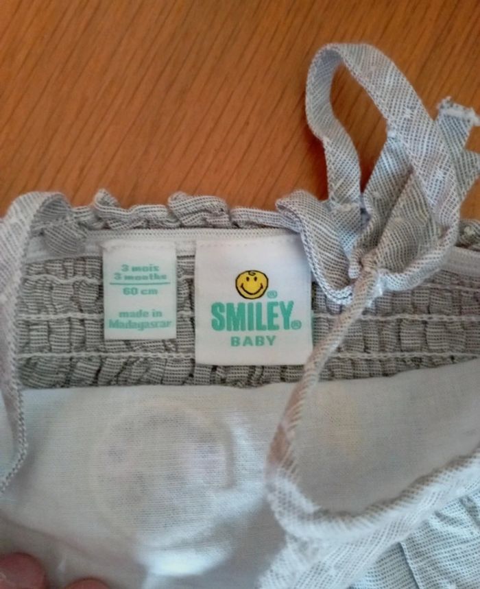 Robe taille 3 mois en très bon état - photo numéro 3