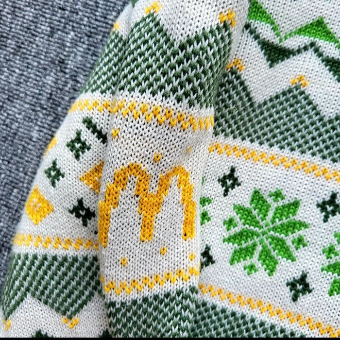 Pull McDonald's édition limitée 2023 – taille M – motif flocons vert jaune blanc – rare équipier - photo numéro 7