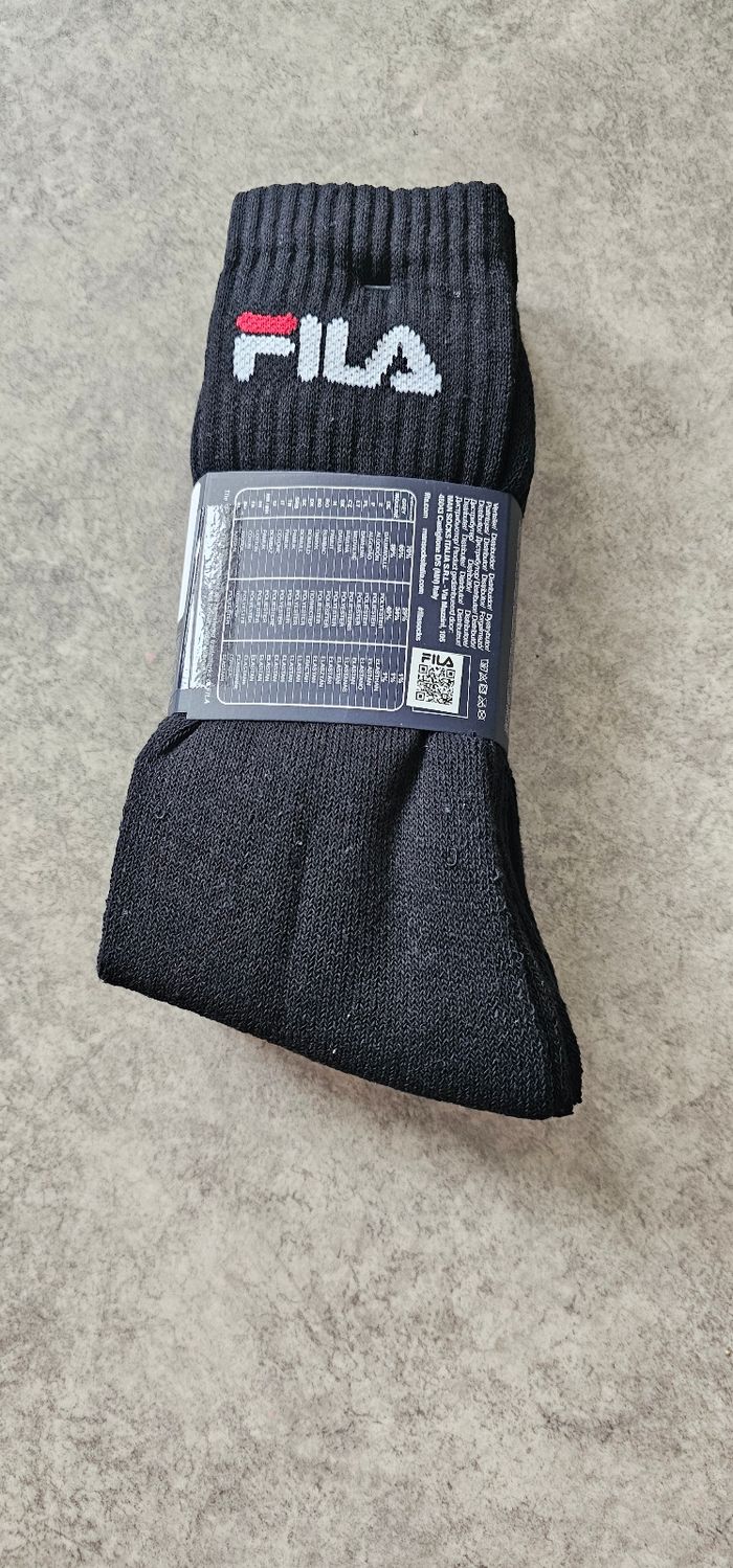 Lot de 3 paires de chaussettes FILA – neuves (taille 43-46) - photo numéro 2