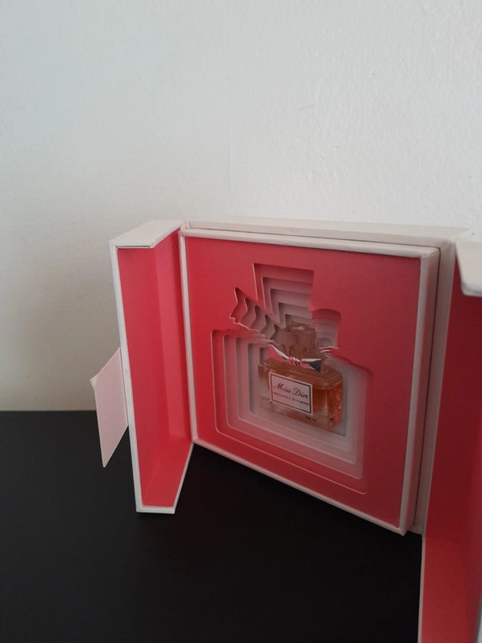 Dior  Parfum avec Présentoir - photo numéro 3