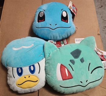 Lot de 3 peluches pokemon neuve