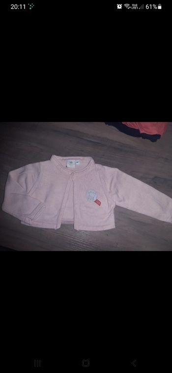 Boléro bébé fille 9 mois (c3)