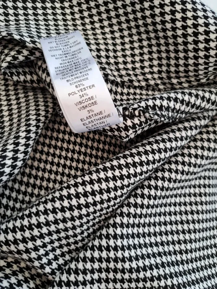 Robe Lola&Liza - taille 38 - motif pied de poule - décolleté en V - manches longues ceinture - photo numéro 7