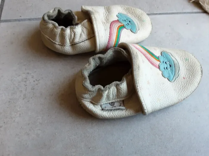 Chaussons cuir arc-en-ciel T. 18-24 mois (~P. 22-24) - photo numéro 3