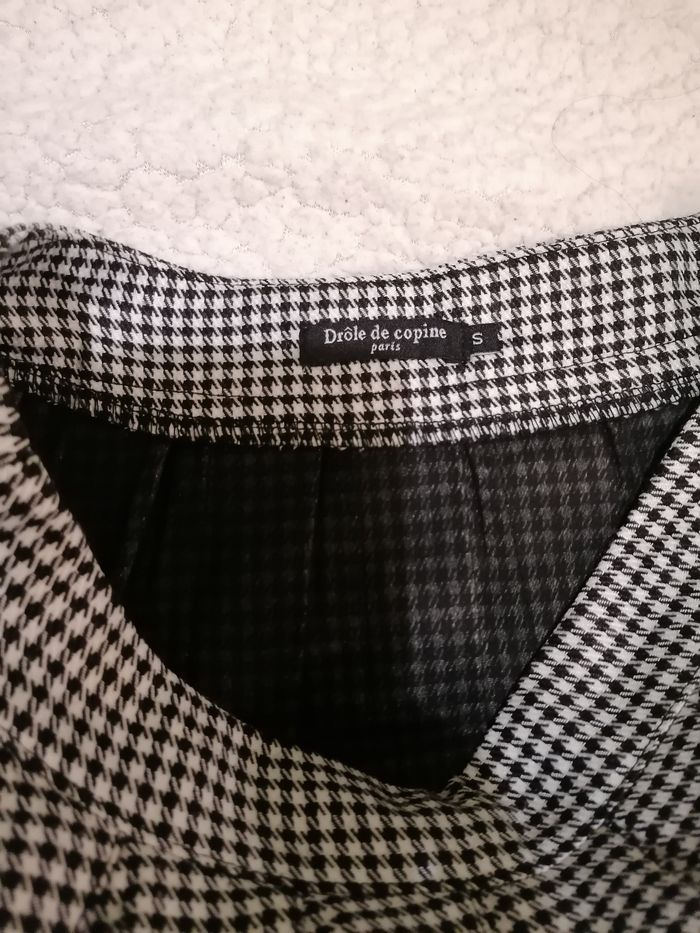 Jupe courte - photo numéro 2