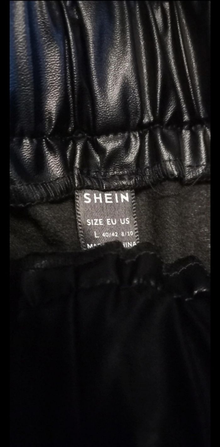 Short en simili cuir - photo numéro 3