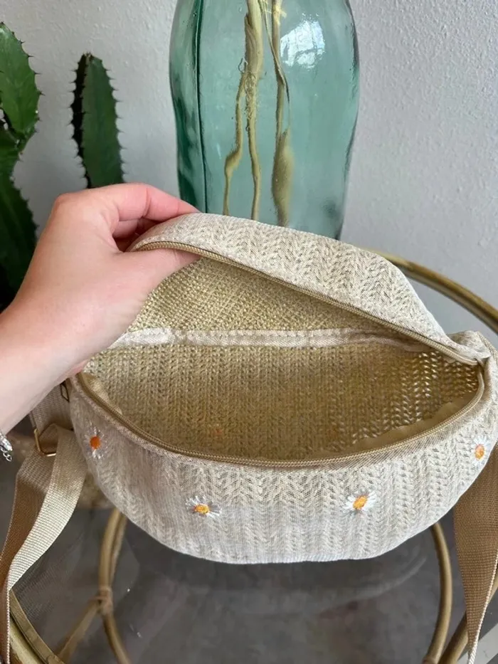Banane beige brodée de fleurs pâquerettes neuve - photo numéro 10