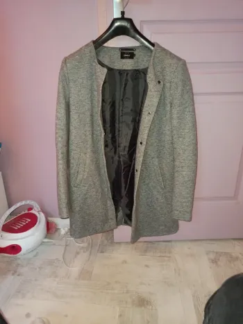 Veste only
