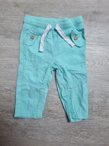 Pantalon taille 3 mois de kiabi très bonne etat
