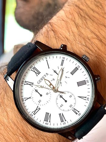 Montre élégante Geneva neuf
