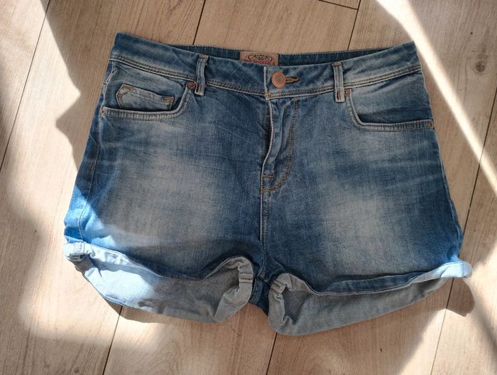 Short Bershka 38