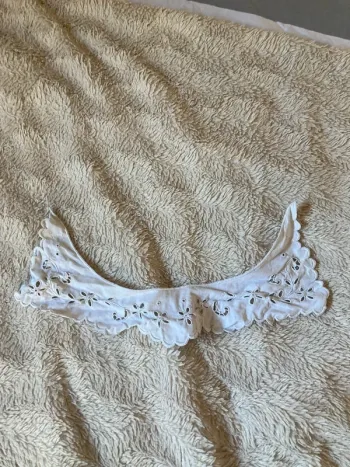 Col ancien broderie anglaise vintage